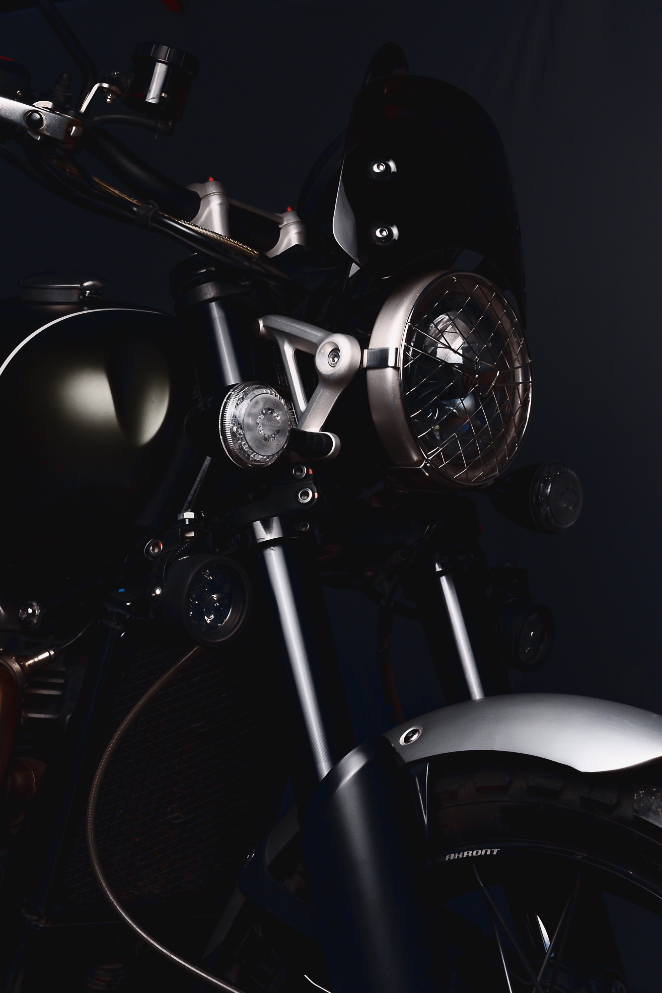 06 TRIUMPH THRUXTONE 2020_robga